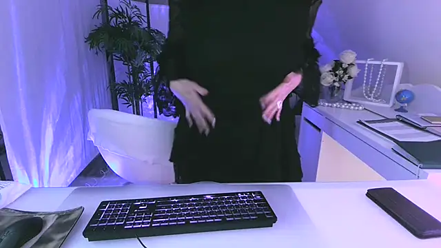 LovelyHelena online show from 01.16.25