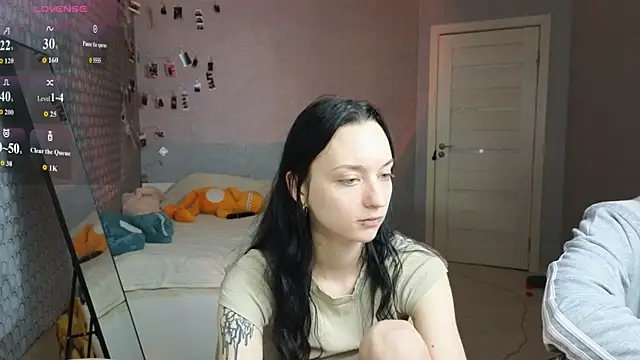 Snapshot of LuxuryLoverss chatting on 04.29.26 LuxuryLoverss online show from 04.29.26