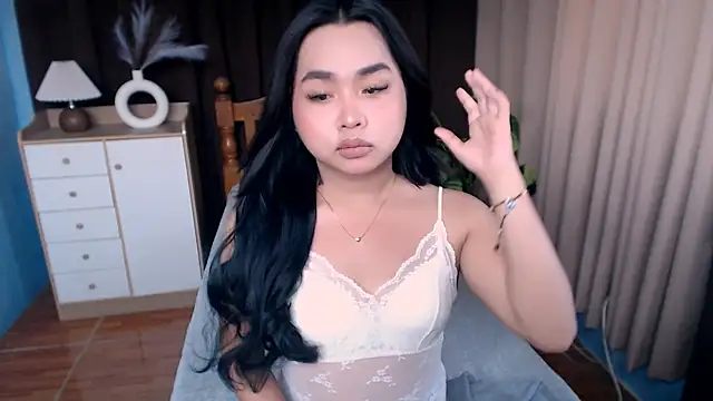 hoellygia online show from 03.11.26