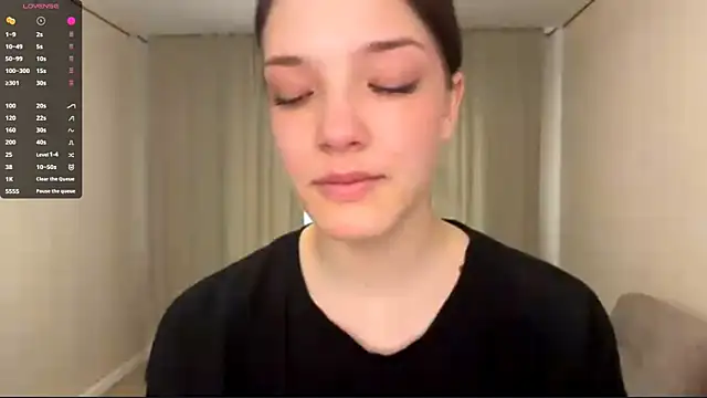 Snapshot of Carolini_i chatting on 03.27.26 Carolini i online show from 03.27.26