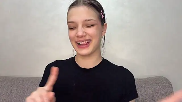 Snapshot of Carolini_i chatting on 04.01.26 Carolini i online show from 04.01.26