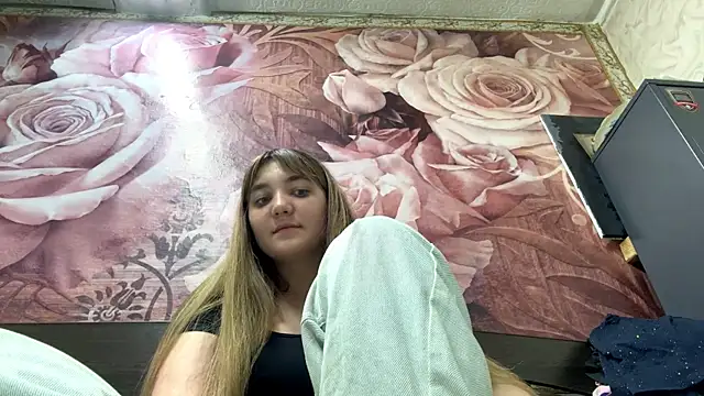 Snapshot of JanineThielman chatting on 06.27.26 JanineThielman online show from 06.27.26
