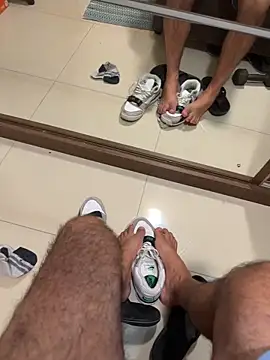 Snapshot of Shy_feet chatting on 02.23.26 Shy feet online show from 02.23.26