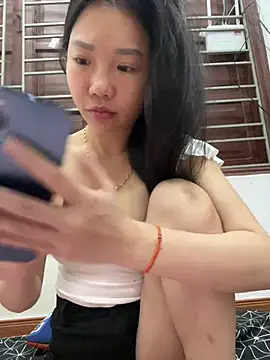 Snapshot of Miumieu2 chatting on 05.24.26 Miumieu2 online show from 05.24.26