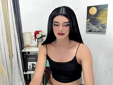 Queeny Cassandra online show from 03.17.26