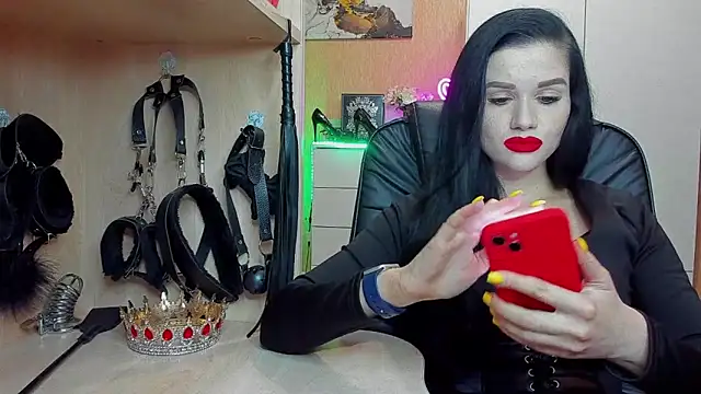 Snapshot of KristiTopxx chatting on 10.25.25 KristiTopxx online show from 10.25.25