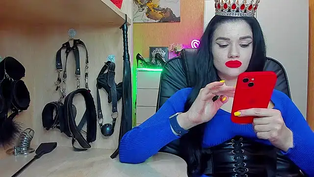 Snapshot of KristiTopxx chatting on 10.28.25 KristiTopxx online show from 10.28.25