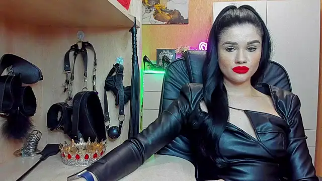 Snapshot of KristiTopxx chatting on 10.31.25 KristiTopxx online show from 10.31.25