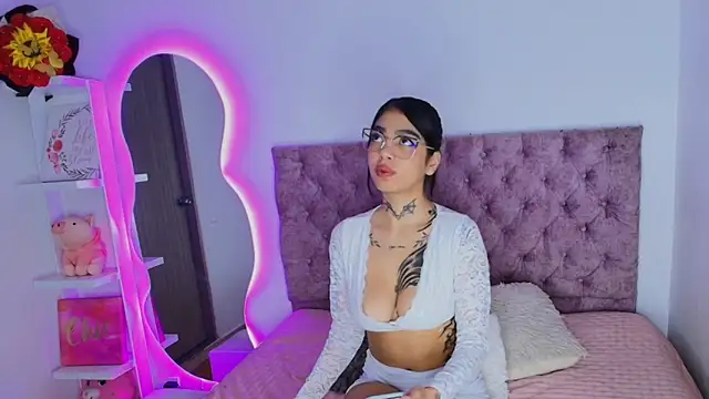 CamilaVelour online show from 03.11.26