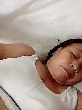 heesuu11 online show from 04.04.26