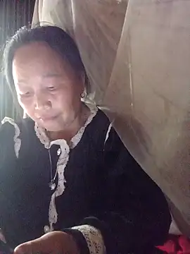 heesuu11 online show from 04.19.26