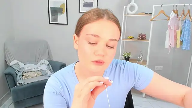 Liana Bert online show from 02.27.26