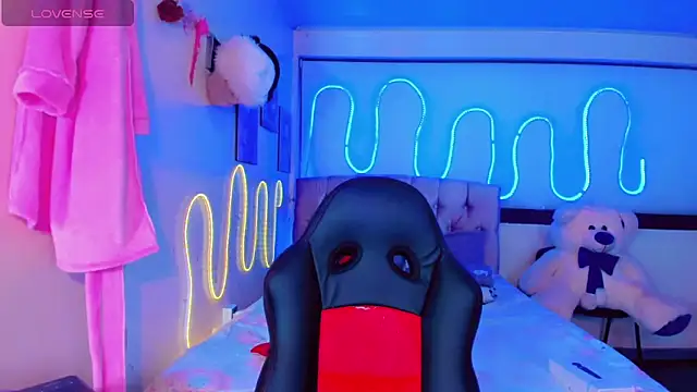 Snapshot of Alisson_Taylor_1 chatting on 02.25.26 Alisson Taylor 1 online show from 02.25.26