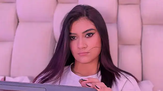 KatherineRuiz  online show from 03.15.26