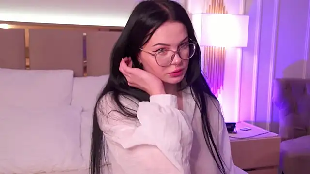 CindyMil online show from 05.17.26