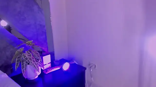 Snapshot of Samantha-Pardo chatting on 06.19.26 Samantha-Pardo online show from 06.19.26