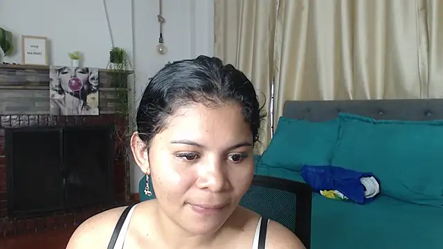 Emma hassani online show from 05.19.26