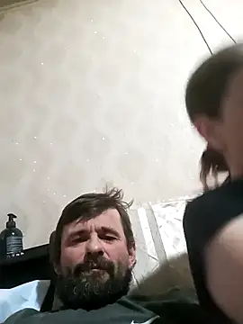 Snapshot of DiamondDaisy chatting on 02.28.26 DiamondDaisy online show from 02.28.26