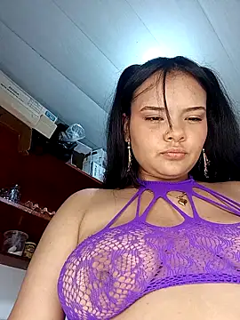 Emily Rouse23 online show from 04.22.26