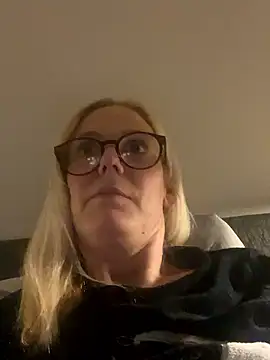 Amelie BlondeXX online show from 02.25.26