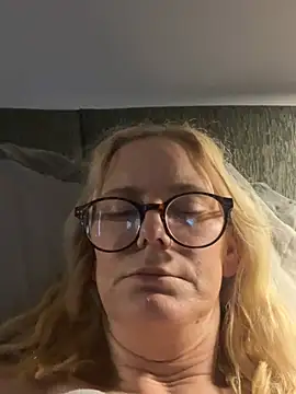 Amelie BlondeXX online show from 03.04.26