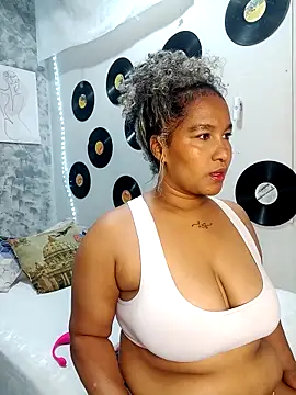 Snapshot of medusafox_ chatting on 03.19.26 medusafox online show from 03.19.26