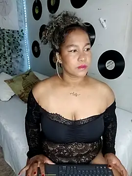 Snapshot of medusafox_ chatting on 04.11.26 medusafox online show from 04.11.26