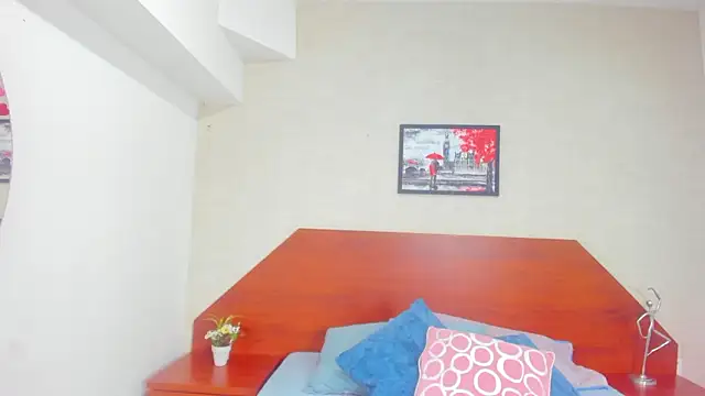 Snapshot of Miia03 chatting on 03.10.26 Miia03 online show from 03.10.26