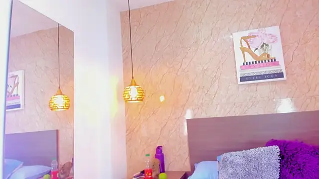 Snapshot of Miia03 chatting on 04.08.26 Miia03 online show from 04.08.26