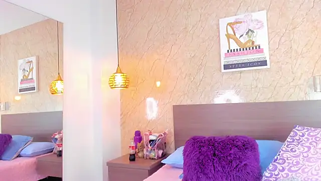 Snapshot of Miia03 chatting on 04.09.26 Miia03 online show from 04.09.26