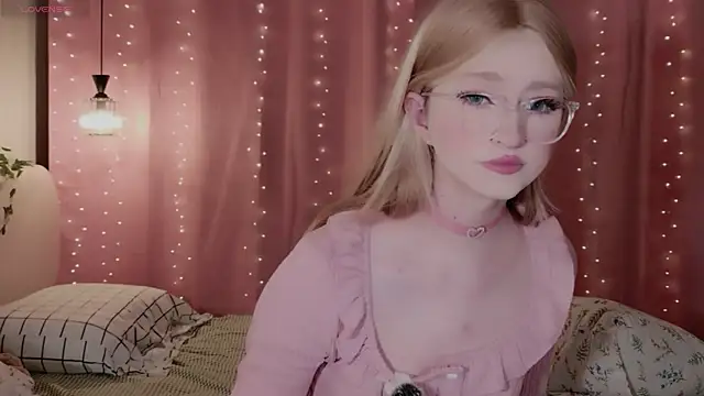 effy dollie online show from 04.17.26