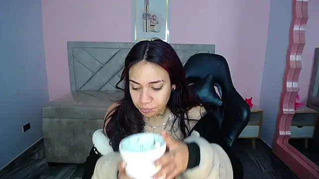 Andrea ch01 online show from 04.08.26