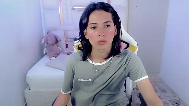 Larry craft online show from 04.06.26