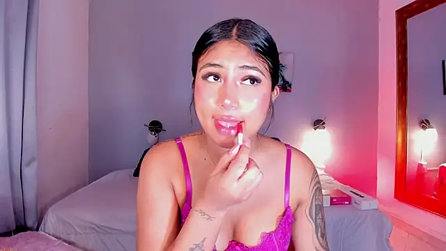 KimTaylorW online show from 07.18.26