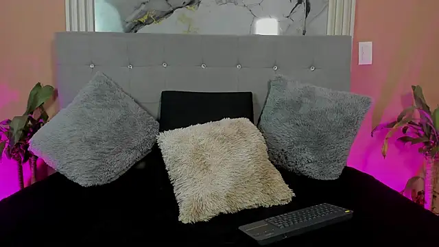 Eros Lux online show from 04.09.26