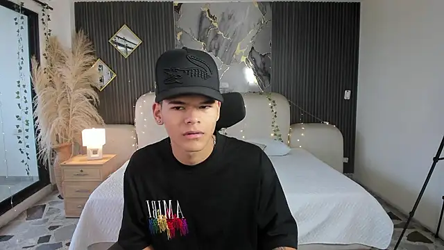 DylanRoyce  online show from 03.07.26