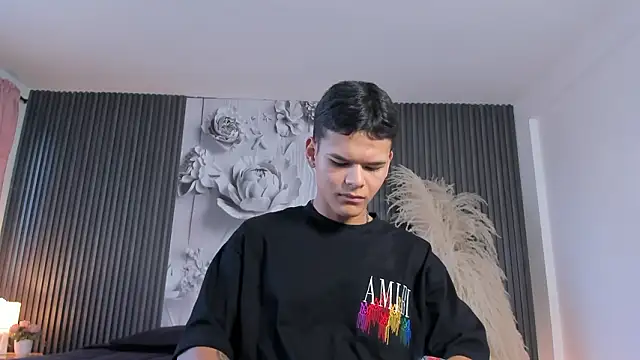 DylanRoyce  online show from 03.22.26