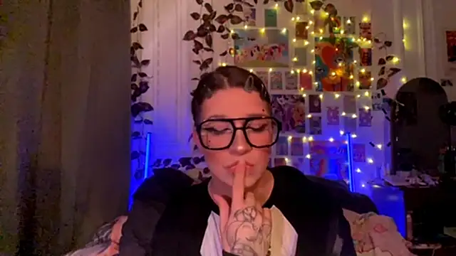 moonvampiq online show from 02.26.26