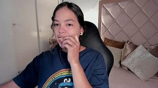 dulce lyraa1 online show from 04.15.26