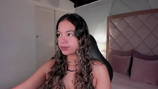 Snapshot of dulce_lyraa1 chatting on 04.30.26 dulce lyraa1 online show from 04.30.26