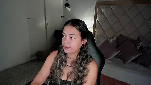 Snapshot of dulce_lyraa1 chatting on 06.17.26 dulce lyraa1 online show from 06.17.26