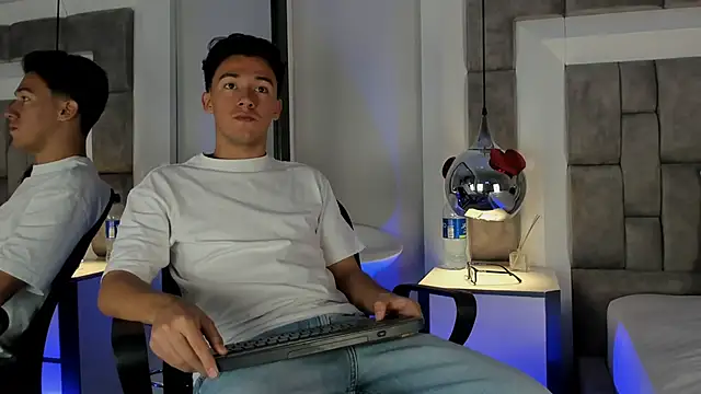 Austin Reedss online show from 03.04.26