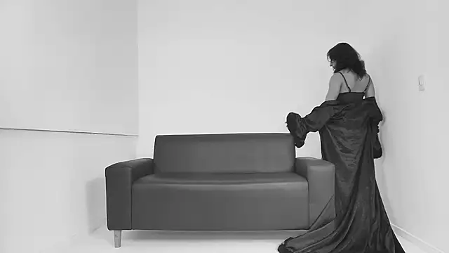 Elisasue online show from 05.18.26