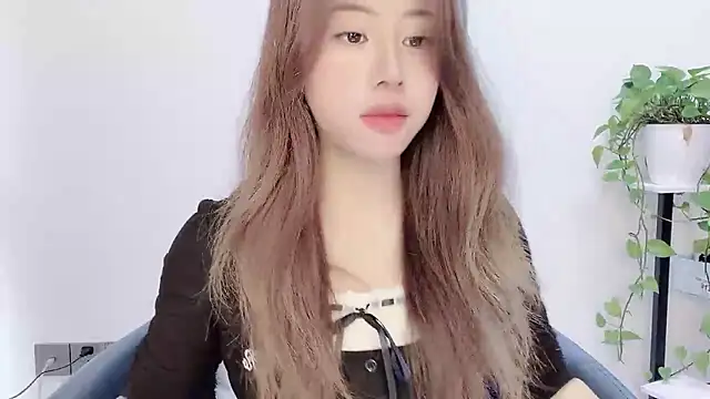 Snapshot of Baixi-01 chatting on 05.12.26 Baixi-01 online show from 05.12.26