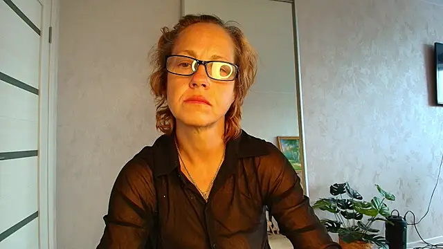 Snapshot of LioraWeiss chatting on 07.14.26 LioraWeiss online show from 07.14.26