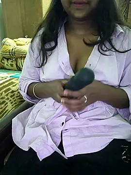 Snapshot of MISS_MADHURIBABY chatting on 02.27.26 MISS MADHURIBABY online show from 02.27.26