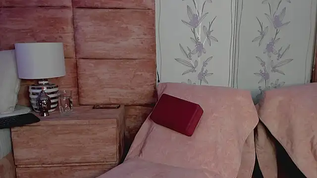 Snapshot of AtheneaVoss chatting on 07.18.26 AtheneaVoss online show from 07.18.26
