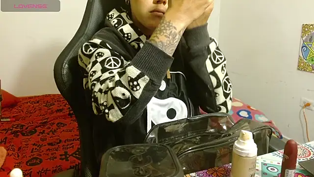 Divinejewel69 online show from 04.14.26