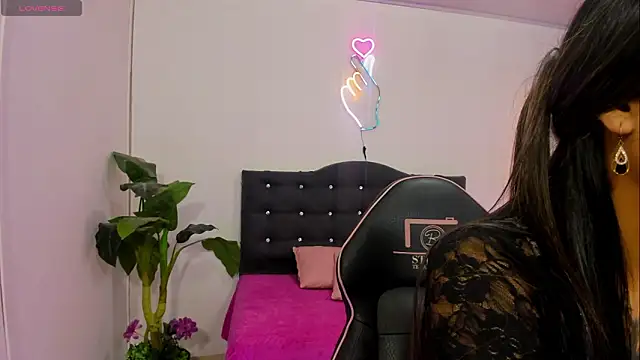 Snapshot of LINDSAY_TAY chatting on 03.22.26 LINDSAY TAY online show from 03.22.26