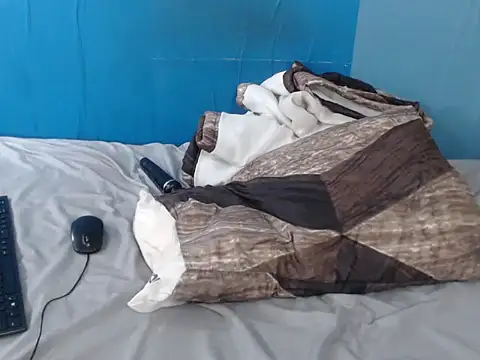 Snapshot of HotChocolateTea chatting on 03.19.26 HotChocolateTea online show from 03.19.26